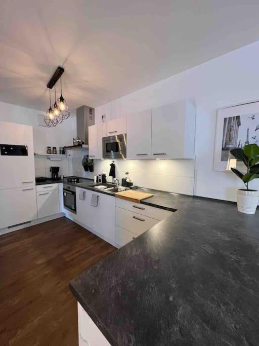 Moderne Wohnung Mit 4 Betten Bochum Bagian luar foto
